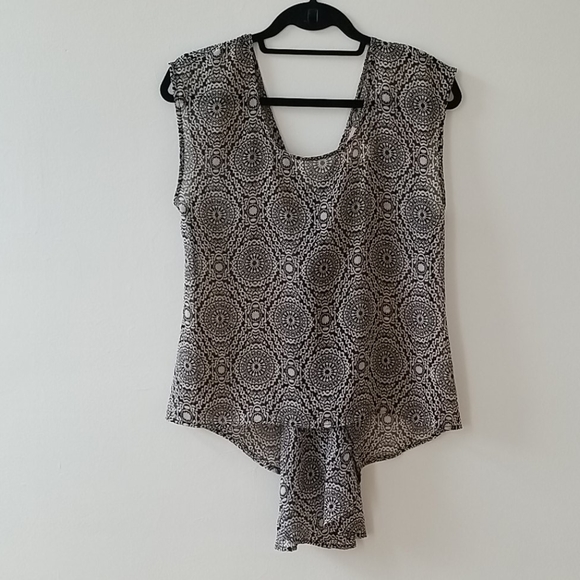 Unique camisole with tail like back (open!) - Picture 1 of 5